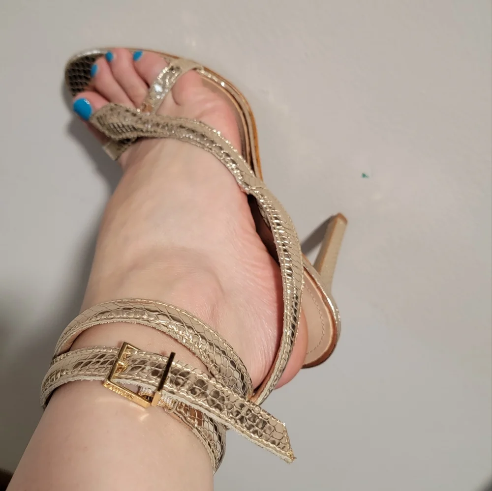 Schutz Women's courtney high metalic sn platina sandals size 9.5B.  New - Picture 12 of 12